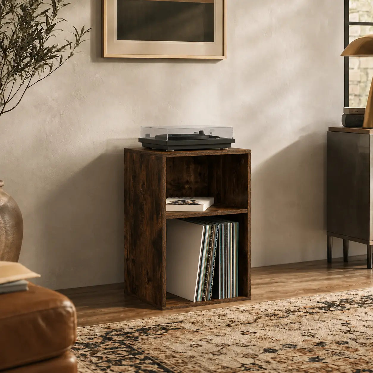 Meuble pour vinyles et platine en bois couleur foncé Image